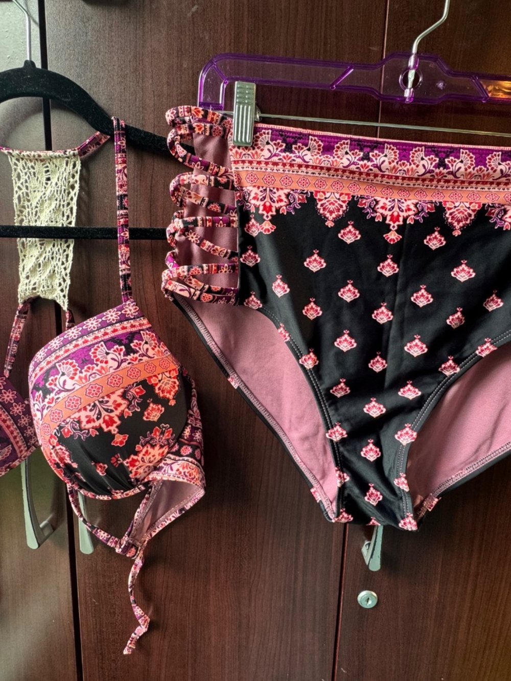 Bikini - Picture 6 of 12
